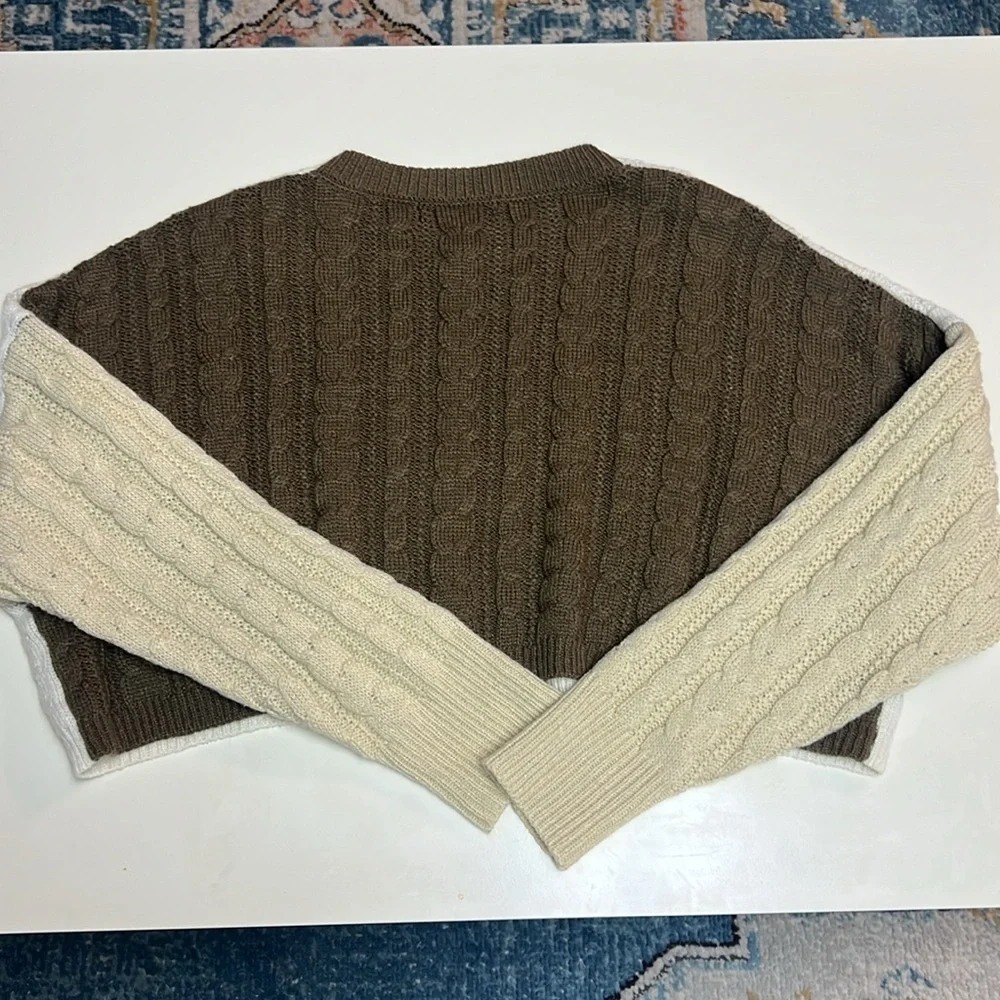 Cropped Sweater - Picture 3 of 4